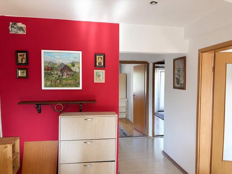 Apartament cu 3 camere în Plopilor