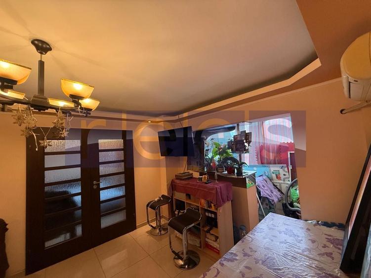 Apartament cu 4 camere semidecomandat, mobilat în Tineretului