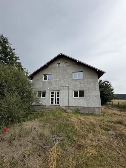 Casă cu 4 camere în Gura Vitioarei
