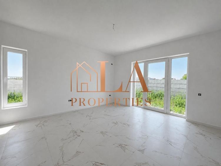 Duplex cu 3 camere cu Canalizare în Sud-Vest
