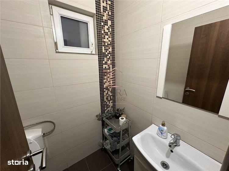 Casă cu 4 camere cu Teren 70 Mp în Central