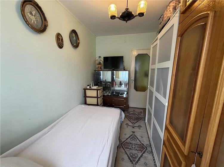 Apartament cu 3 camere în Astra