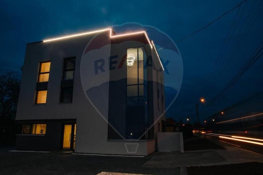 Hotel/Pensiune, de 325 mp, în Sângeorgiu de Mureș