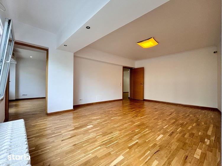 Apartament cu 4 camere decomandat în Centrul Civic