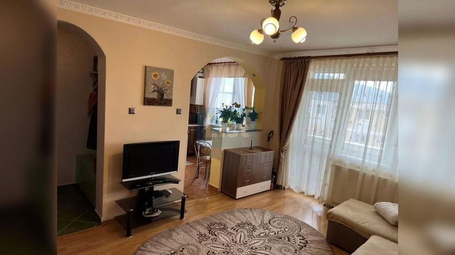 Apartament cu 2 camere semidecomandat, mobilat în Gherla
