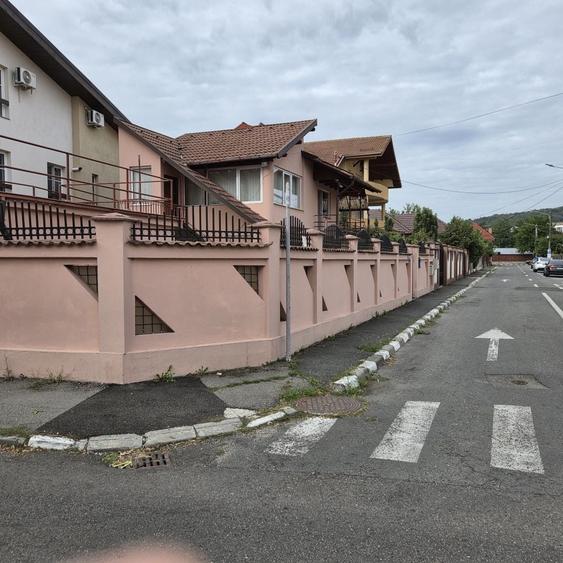Casă cu 3 camere în Nicolae Bălcescu
