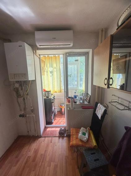 Apartament cu 2 camere decomandat în Km 4