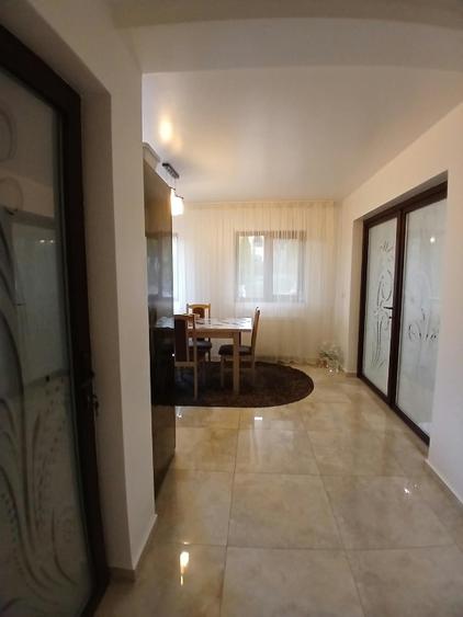 Casă individuală cu 5 camere cu Teren 2000 Mp în Exterior Nord