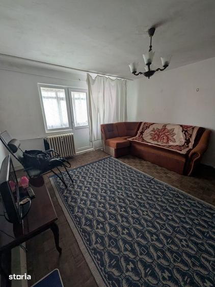 Apartament cu 2 camere semidecomandat în Lăpuș