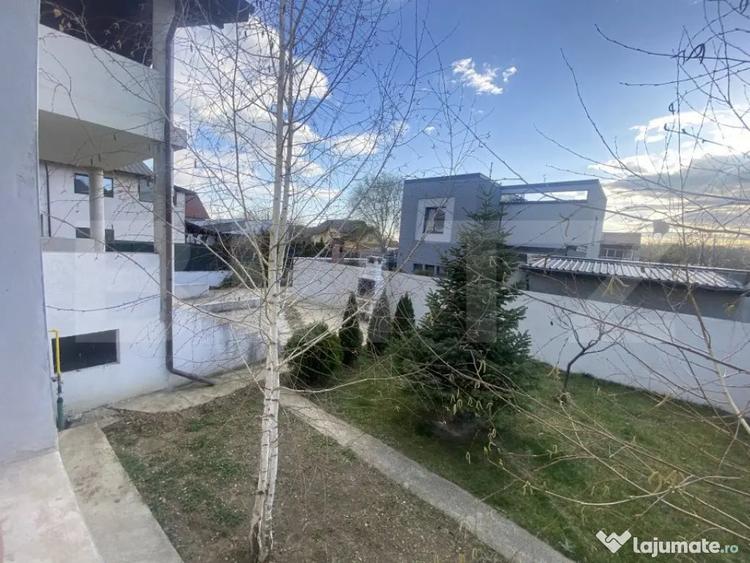 Casă cu 7 camere cu Teren 1100 Mp în Bucov