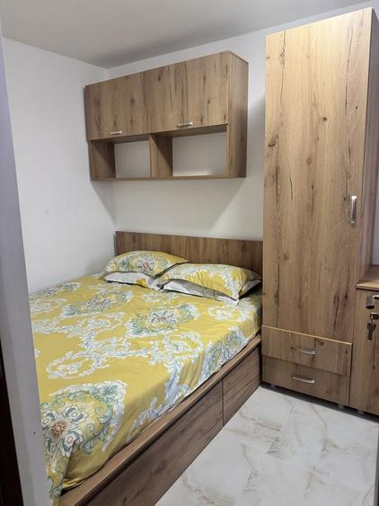 Apartament cu 3 camere de vanzare - 1