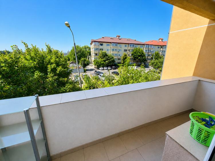 Garsonieră decomandată în Micro 17