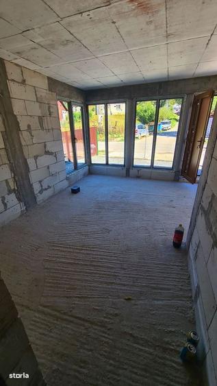 Casă cu 6 camere în Tutana