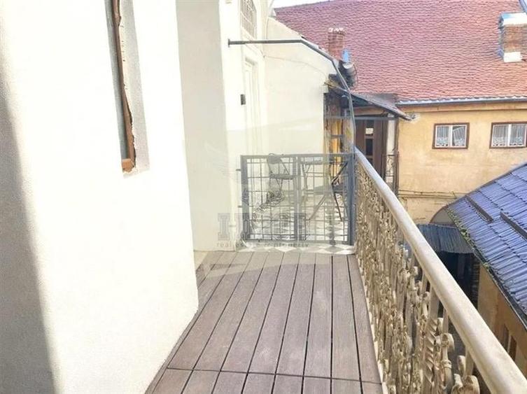 Apartament cu 3 camere semidecomandat în Aeroport
