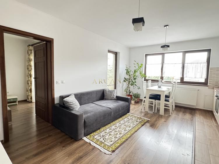 Apartament cu 2 camere semidecomandat, mobilat în Florești