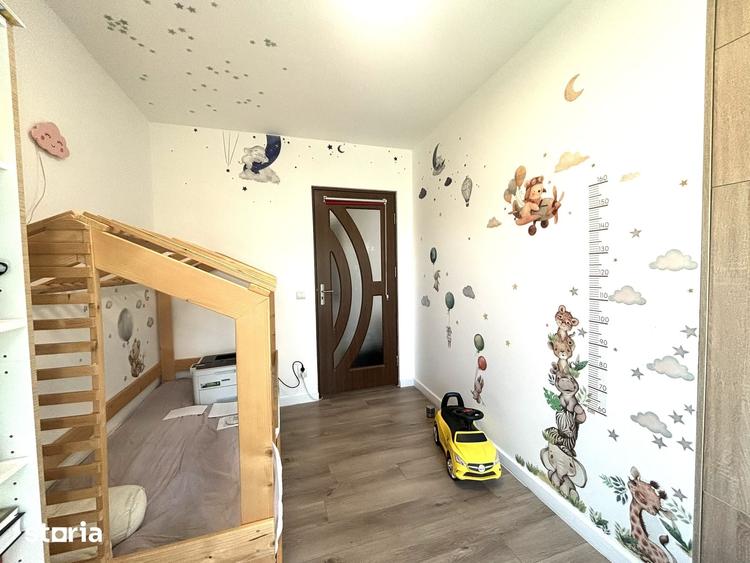Casă cu 8 camere cu Teren 744 Mp în Nojorid