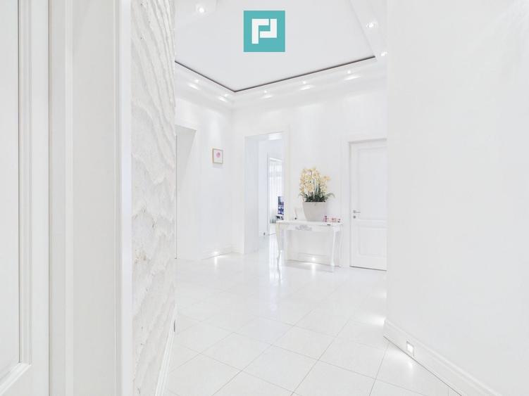 Apartament cu 3 camere, mobilat în Central