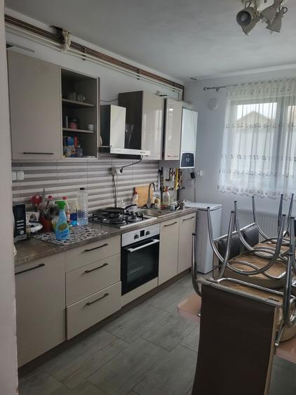 Casă cu 4 camere cu Teren 1500 Mp în Central