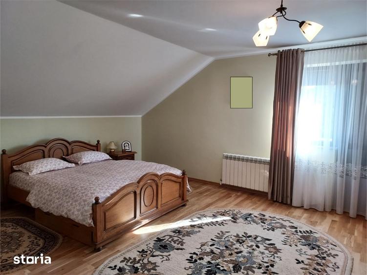 Casă cu 5 camere cu Teren 1800 Mp în Moara