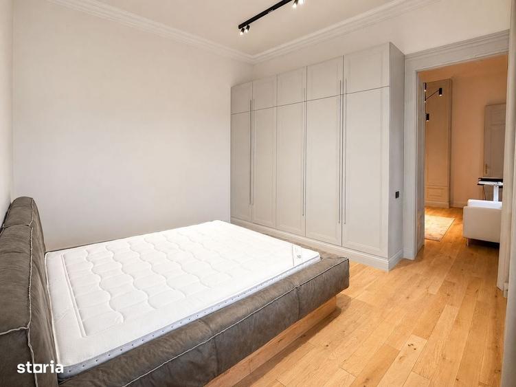 Apartament cu 3 camere în P-ța Victoriei