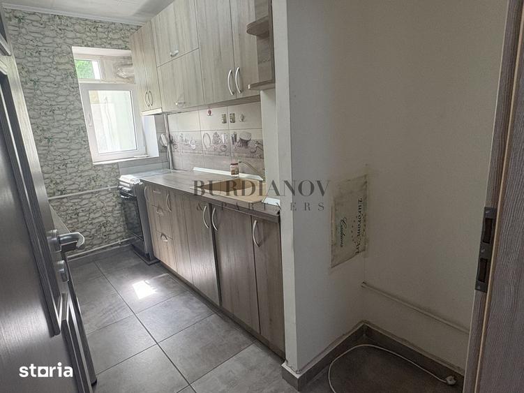 Apartament cu 3 camere decomandat în Colentina