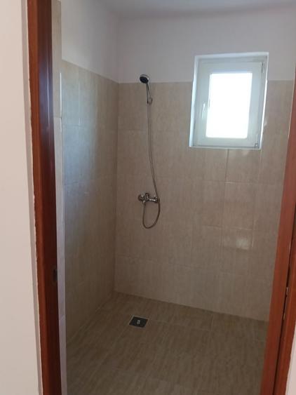 Casă cu 4 camere în Exterior Vest