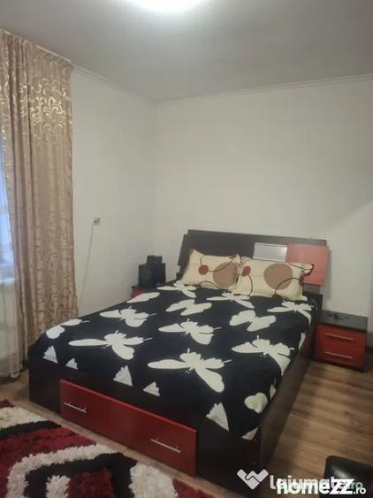 Casă cu 7 camere cu Teren 271 Mp în Central