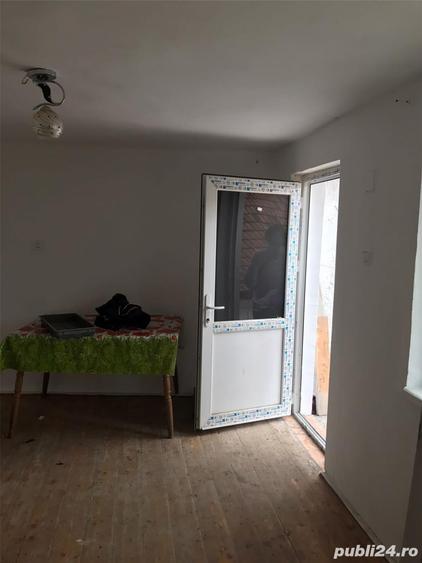 Casă cu 6 camere cu Teren 100 Mp în Caransebeș