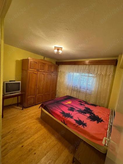 Apartament cu 3 camere decomandat în Sud