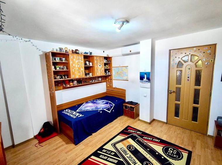 Duplex cu 5 camere cu Canalizare în Apărătorii Patriei