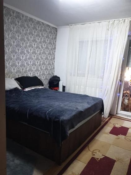 Apartament cu 3 camere decomandat, mobilat în Micro 16
