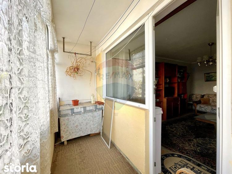 Apartament cu 3 camere de vanzare - Casa de Cultura - 11