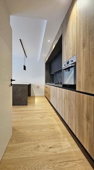 Apartament cu 3 camere decomandat, mobilat în Brașovul Vechi