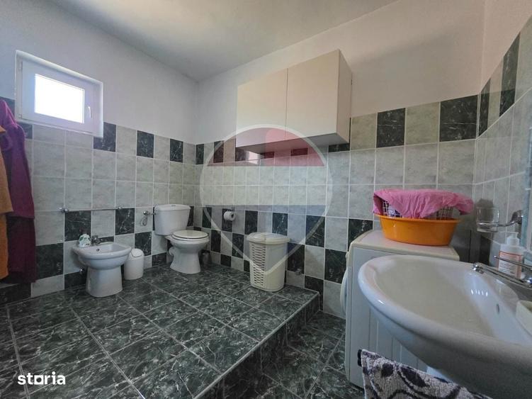Casă cu 4 camere în Central