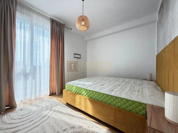 Apartament cu 6 camere decomandat în Central