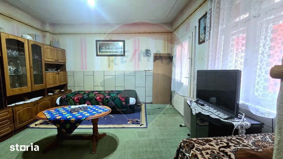 Casă cu 4 camere cu Teren 540 Mp în Central