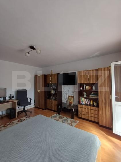 Apartament cu 3 camere decomandat, mobilat în Câmpia Turzii