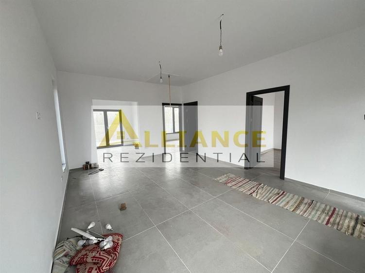 Casă individuală cu 3 camere decomandat cu Canalizare în Berceni