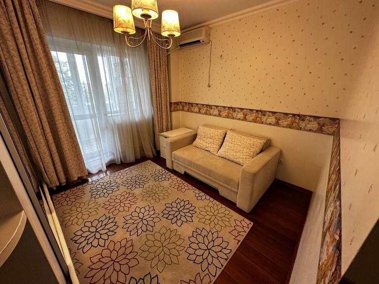 Apartament cu 3 camere decomandat în Virtuții