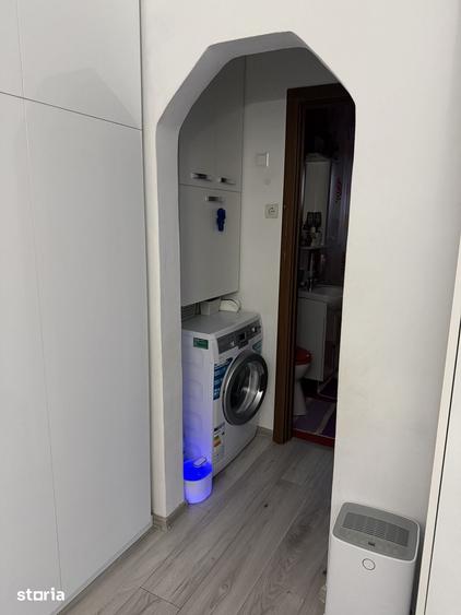 Apartament cu 3 camere semidecomandat în Mioriței