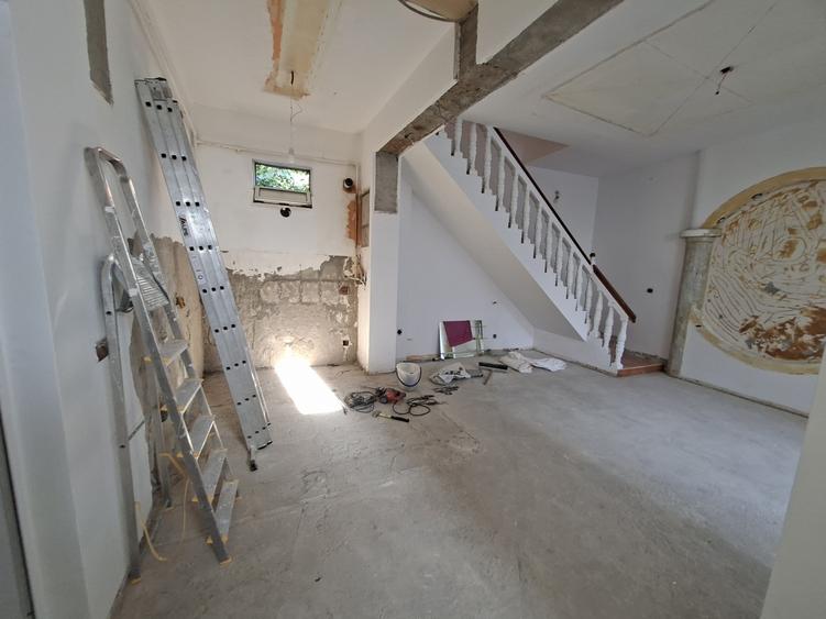 Casă cu 4 camere cu Teren 145 Mp în Unirii