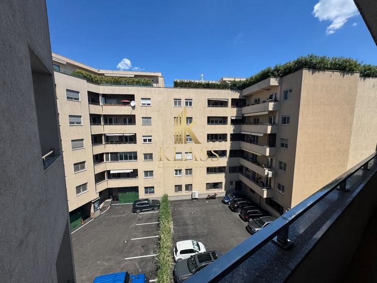 Apartament cu 3 camere semidecomandat, mobilat în Unirii