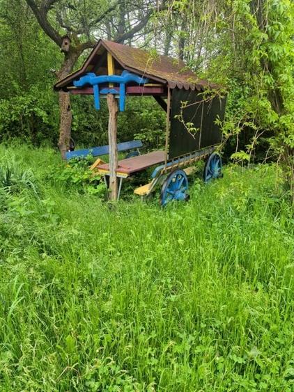 Casă individuală cu 5 camere cu Teren 900 Mp în Micești