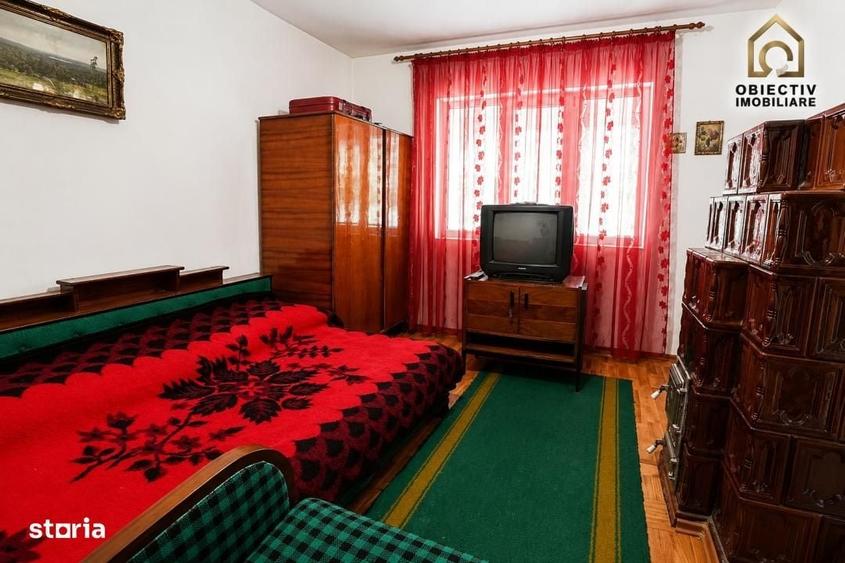 Casă cu 4 camere cu Teren 2674 Mp în Poiana Teiului
