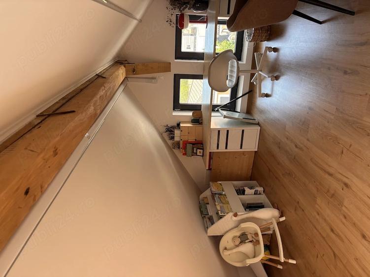 Apartament cu 3 camere decomandat în Dumbrăvița