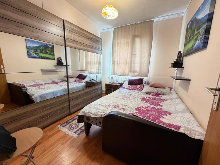 Apartament cu 3 camere semidecomandat în Florilor
