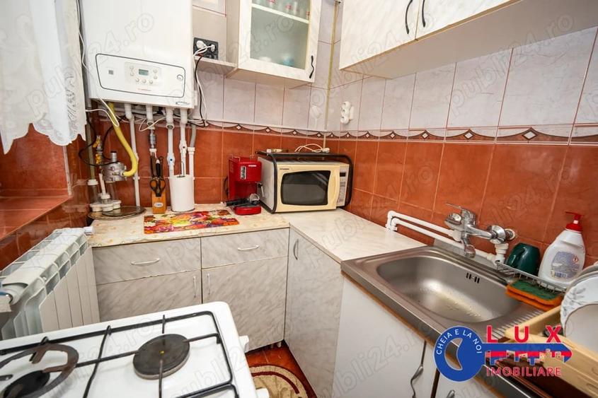 Apartament cu 3 camere semidecomandat în Neptun