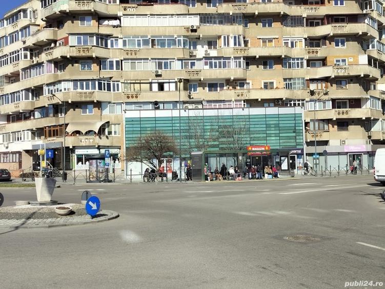 Spațiu comercial, de 200 mp, în Central
