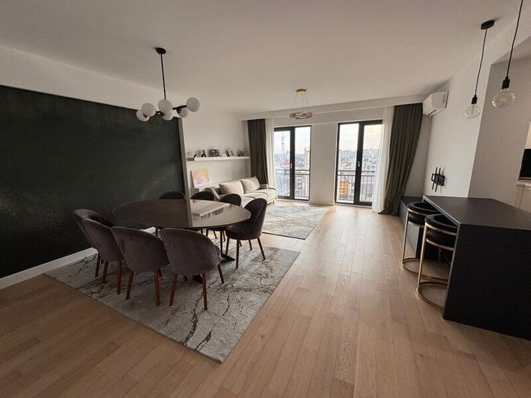 Apartament cu 3 camere decomandat, mobilat în Tineretului