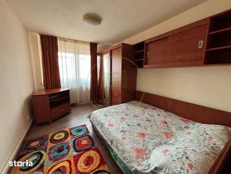 Apartament cu 4 camere semidecomandat în Central